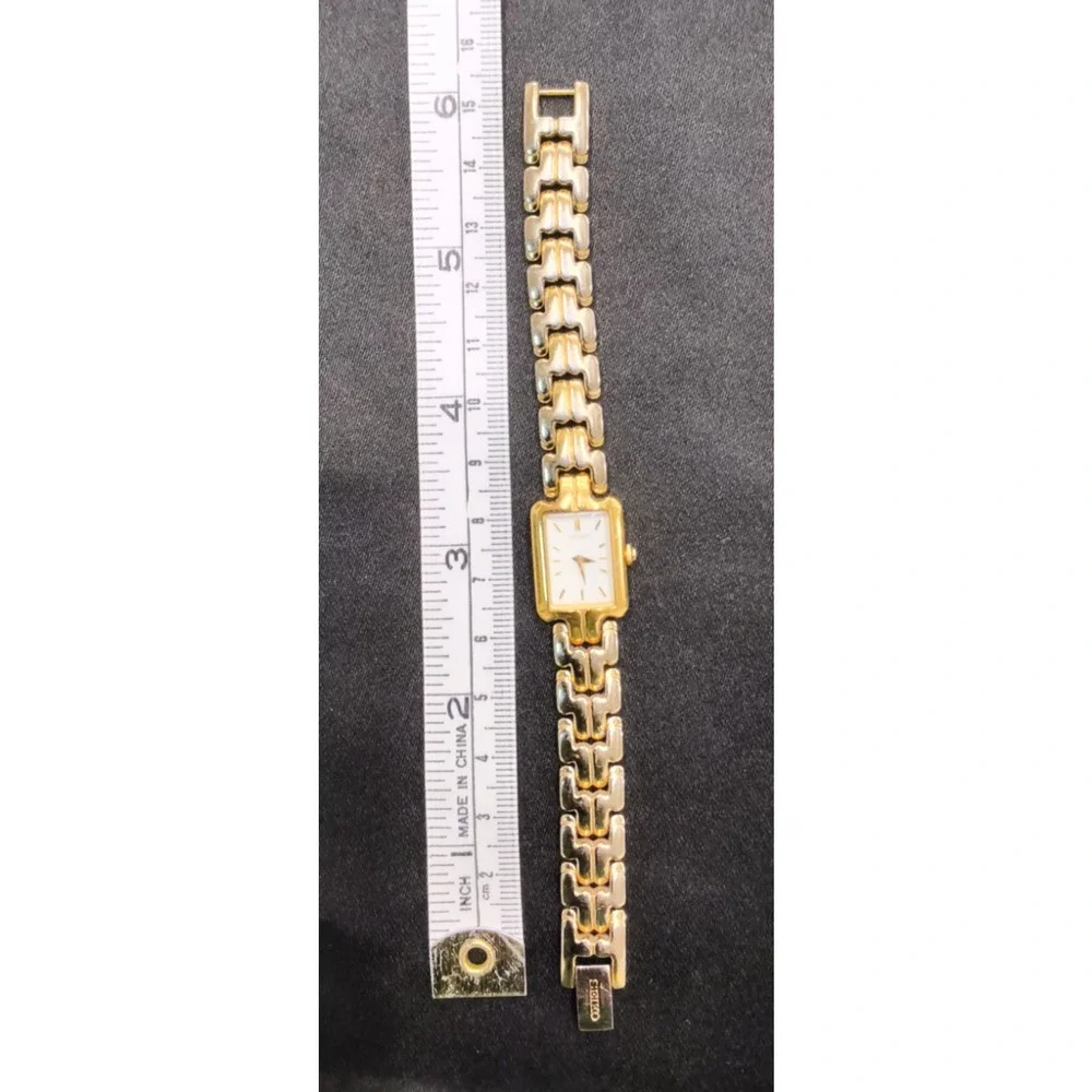Vintage Seiko 1N00-6T10 Women's Watch Rectangle Gold Tone White Face #W5165